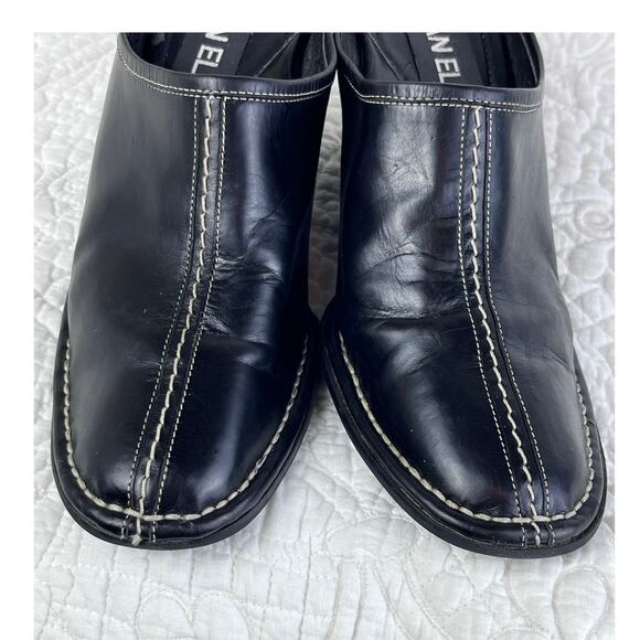 Vaneli Women's Size 7N Black Leather Preppy Summer Sandals Mules Clogs - Picture 4 of 10